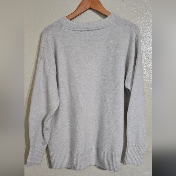 Oversize H&M Cream Women's Crew Neck Sweater - Picture 3 of 9